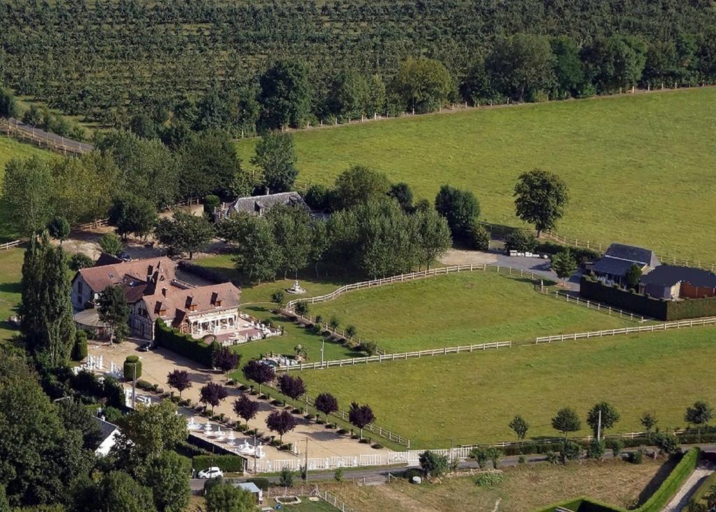 Le Manoir De Goliath Lejlighed Toutainville Eksteriør billede